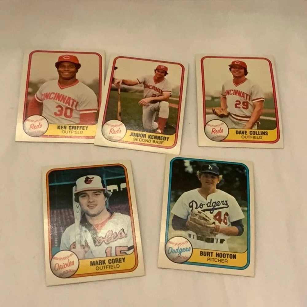 Bundle of Baseball Cards Lot 150